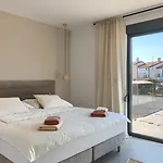 Modern Ava With Outdoor Pool In Tar * Tar-Vabriga