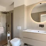 Modern Ava With Outdoor Pool In Tar וילה *