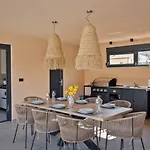 Modern Ava With Outdoor Pool In Tar וילה Tar-Vabriga