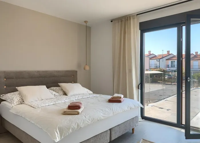 Modern Ava With Outdoor Pool In Tar * Tar-Vabriga