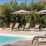 Modern Ava With Outdoor Pool In Tar 别墅 *