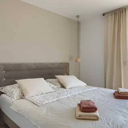 Modern Ava With Outdoor Pool In Tar * Tar-Vabriga