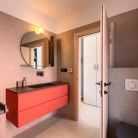 Modern Ava With Outdoor Pool In Tar Villa *