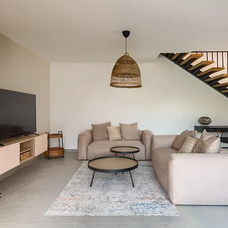 Modern Ava With Outdoor Pool In Tar * Tar-Vabriga