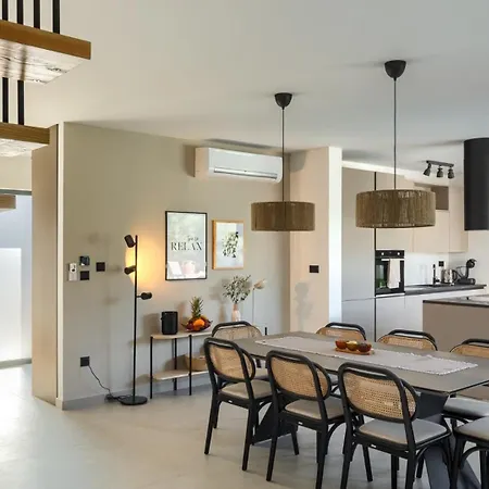 Villa Modern Ava With Outdoor Pool In Tar Tar-Vabriga