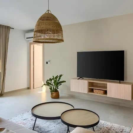 Modern Ava With Outdoor Pool In Tar Tar-Vabriga