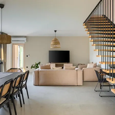 Modern Ava With Outdoor Pool In Tar Вилла *
