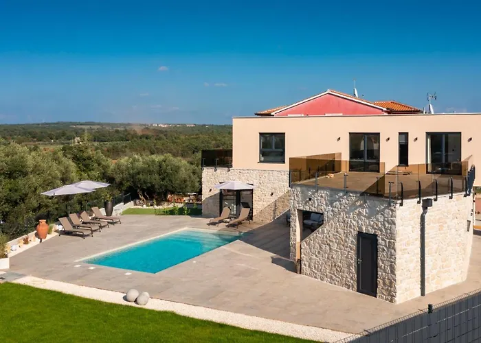 Villa Modern Ava With Outdoor Pool In Tar *