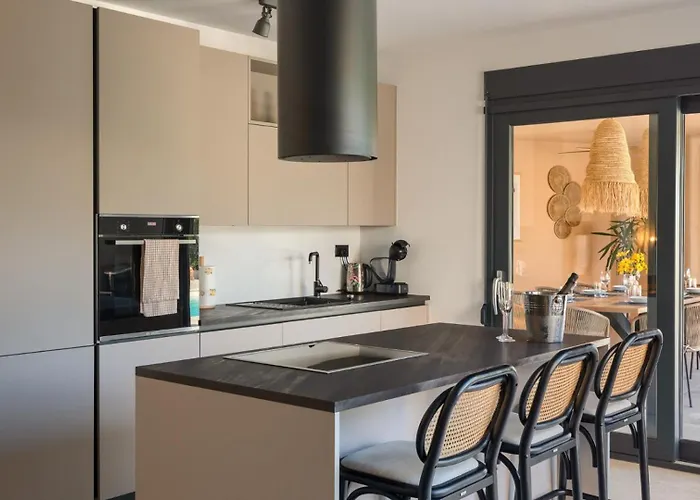 Modern Ava With Outdoor Pool In Tar * Tar-Vabriga