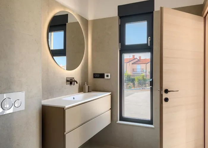 Villa Modern Ava With Outdoor Pool In Tar *