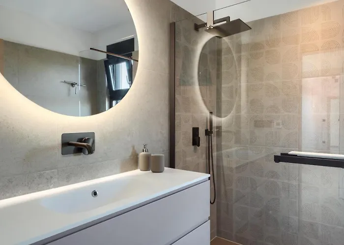 Villa Modern Ava With Outdoor Pool In Tar *